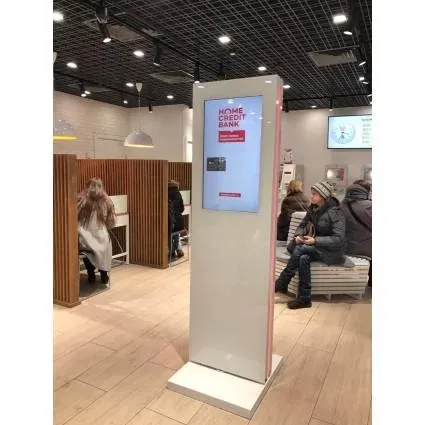 Банк Хоум Кредит: двусторонние киоски в отделении
