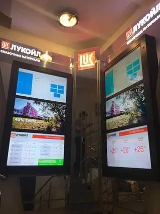 Лукойл: интерактивные интерьерные панели — фотография проекта