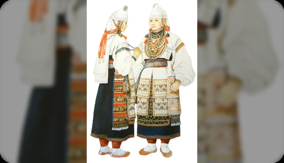 Женские народные костюмы коренных народов района